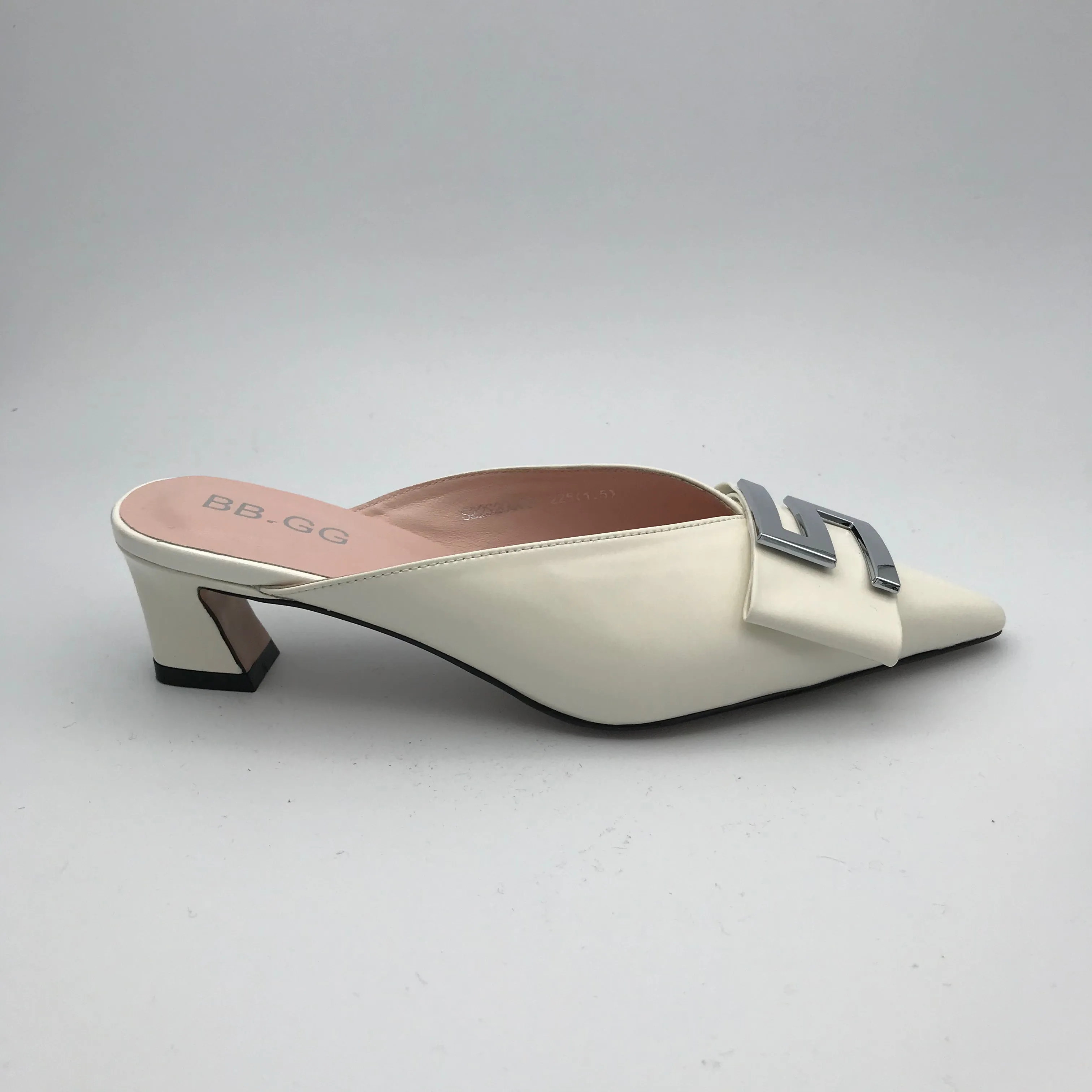 BB.GG pointy toe Trendy low heel slippers