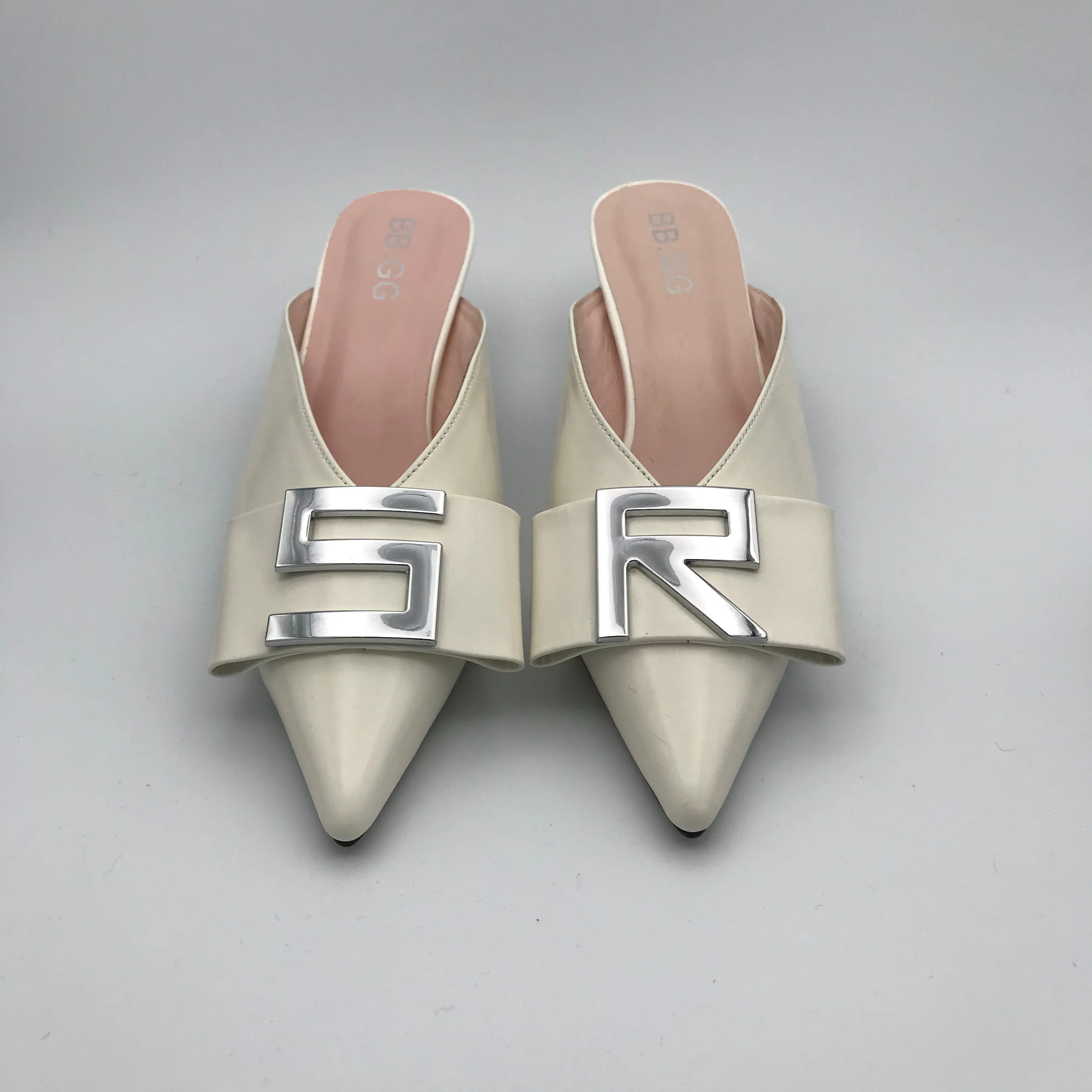 BB.GG pointy toe Trendy low heel slippers