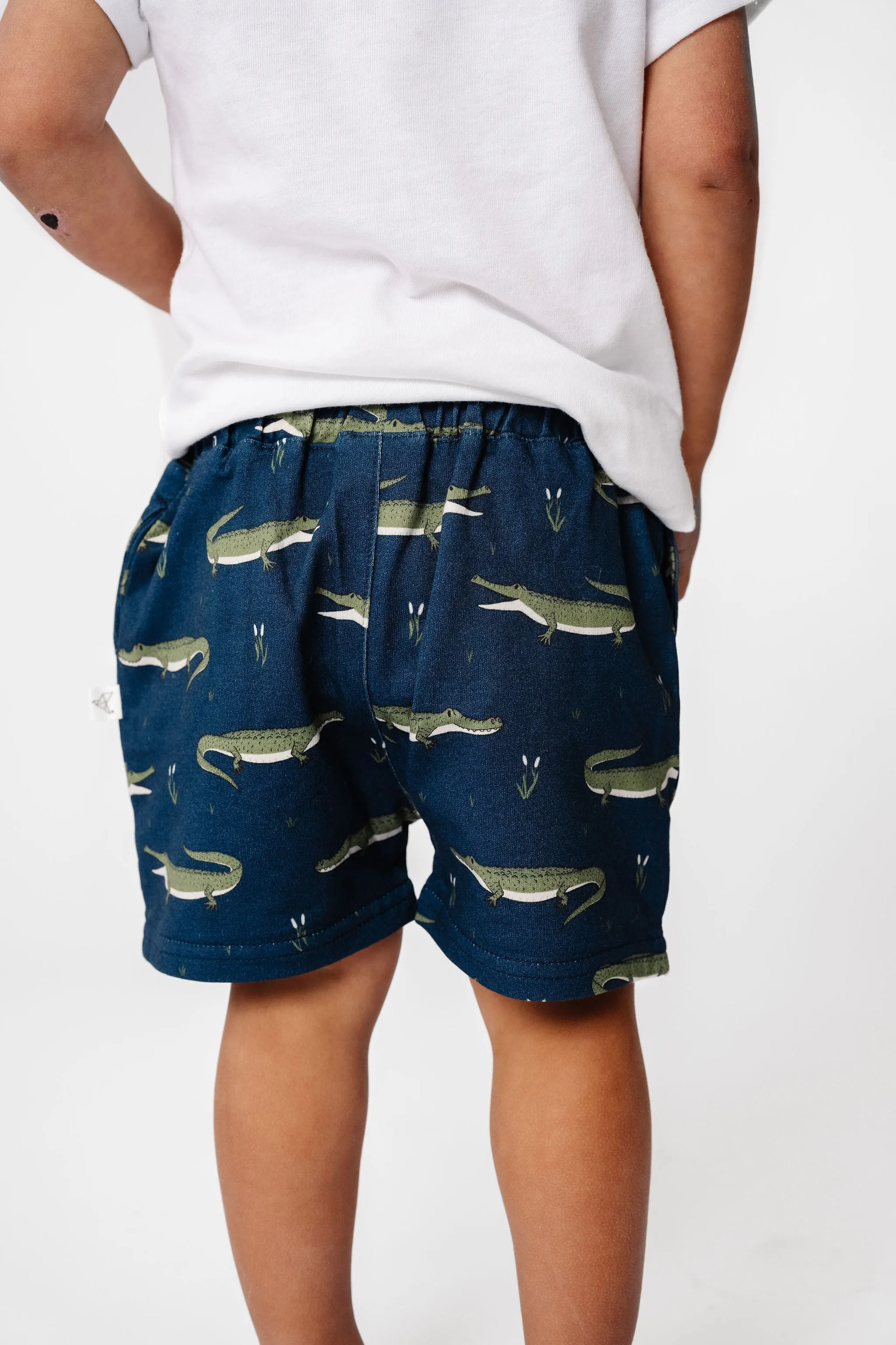 Play Short - Lyle