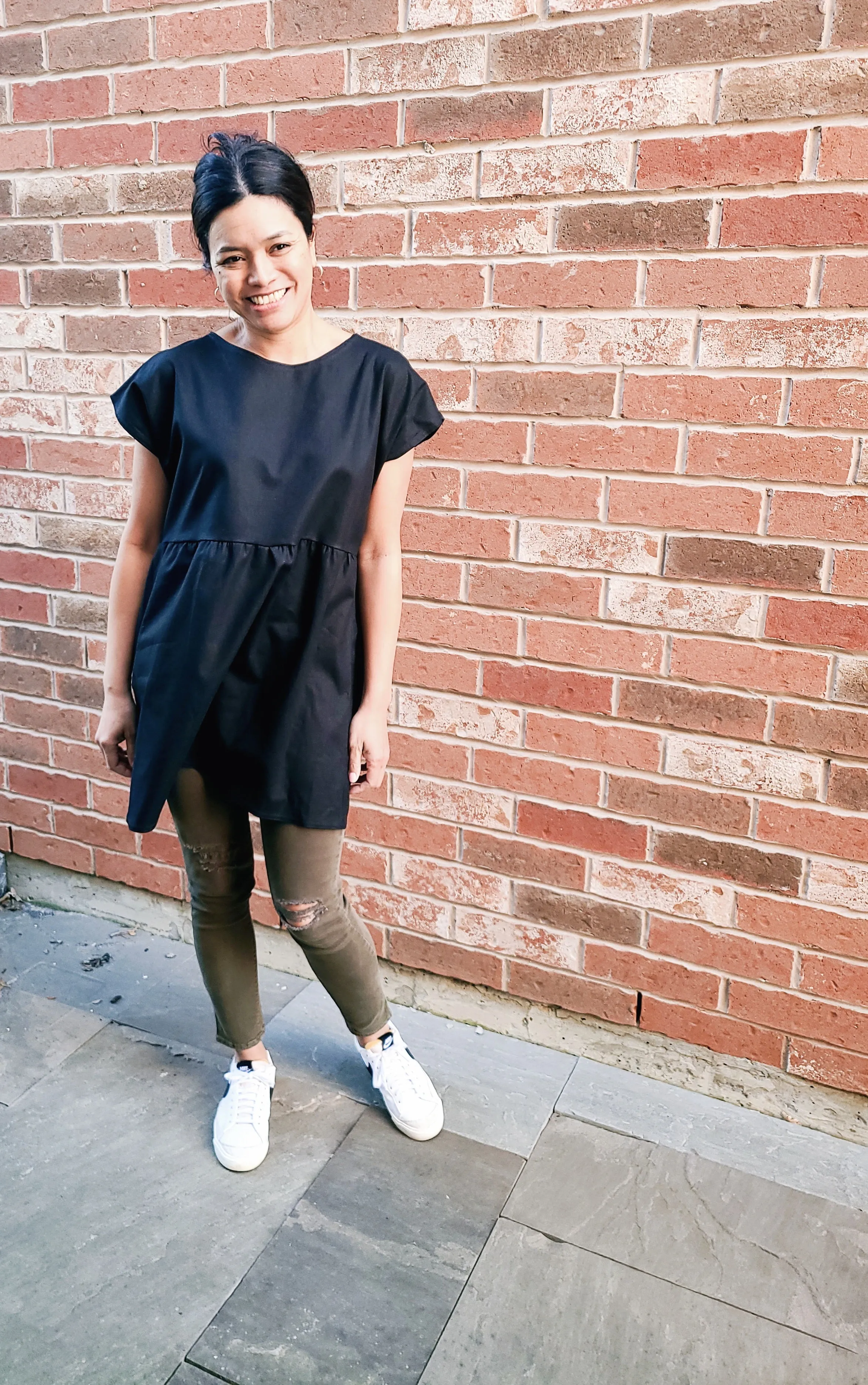 The LILY Linen Dress in black